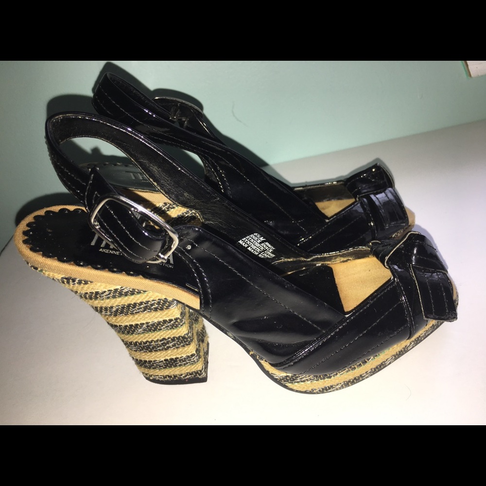 Tribeca Kenneth Cole Peep-Toe Platform Sandals